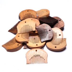 wOODEN cOMB